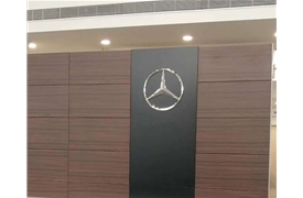 晉中奔馳4S店的工業(yè)透視門——梅賽德斯奔馳